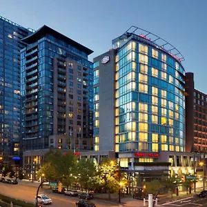 Hotel Hampton & Suites, By Hilton - Downtown, Vancouver