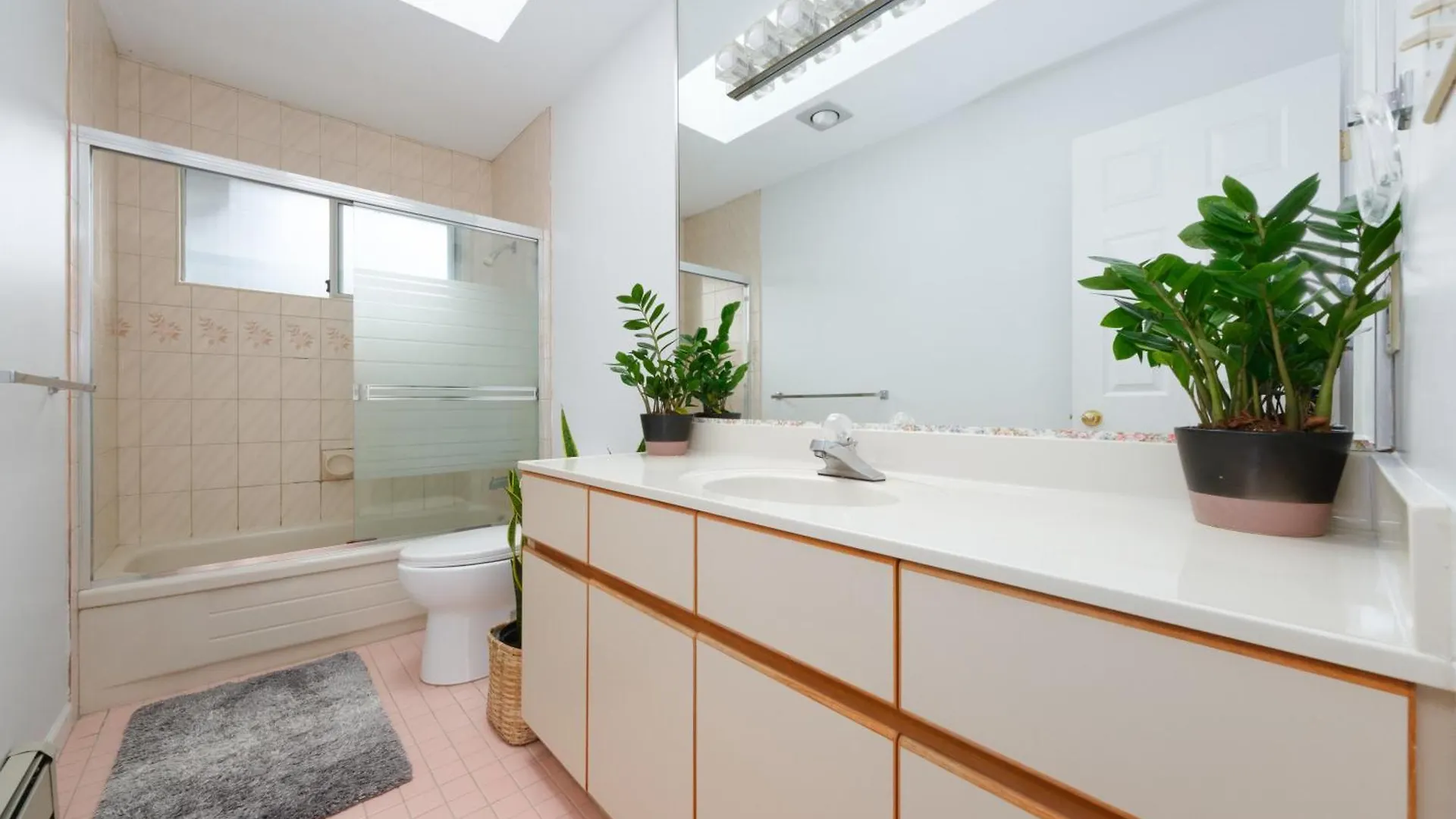 Willow Street Homestay Vancouver 0*,  Kanada